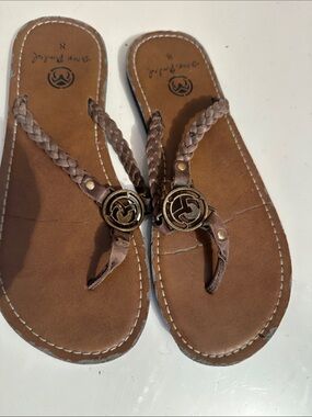Braided Brown Leather Toe-Post Sandals with Brushed Gold Emblem